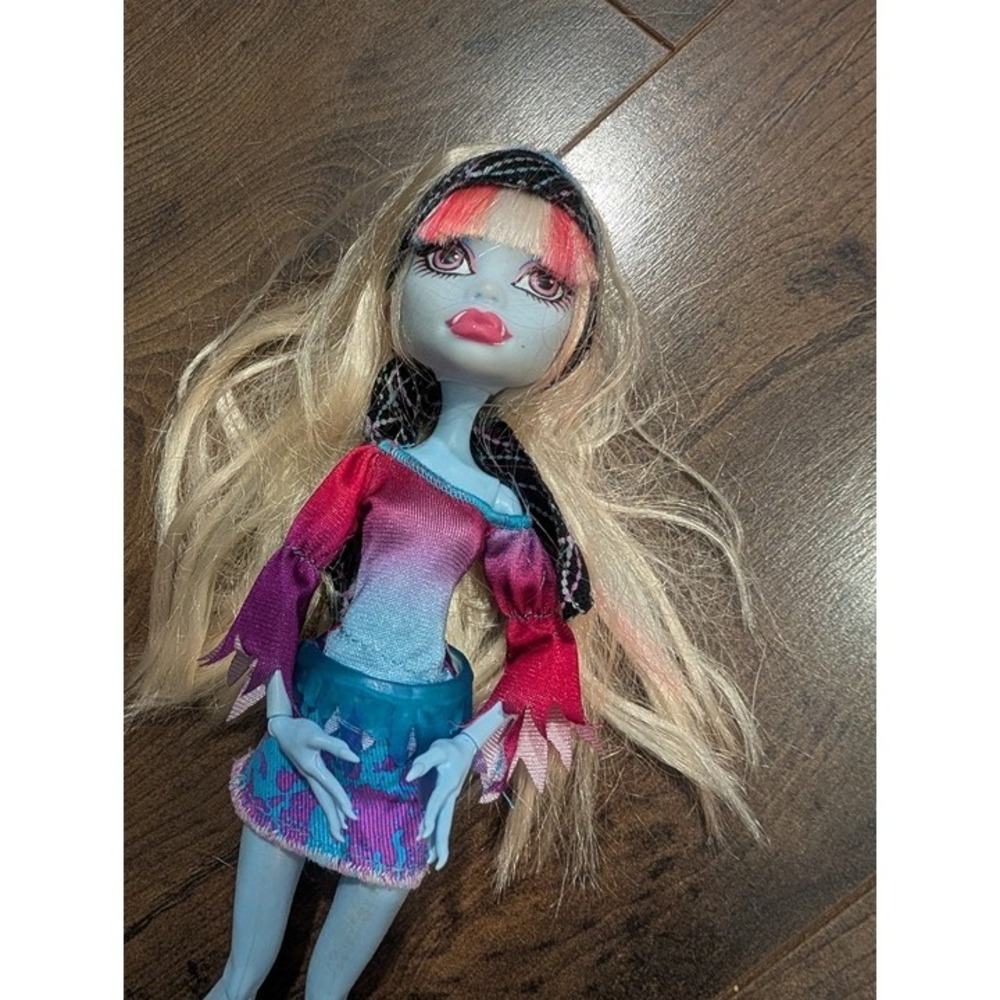 Vintage Monster High Music Festival Abbey Bominable 2008 with Clothes and Shoes‎